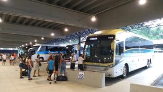 Com os preços das passagens aéreas literalmente nas alturas, o turismo rodoviário ganha força