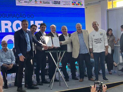 Autoridades - incluindo o vice-presidente Geraldo Alckmin - assinaram o termo para mudança de local