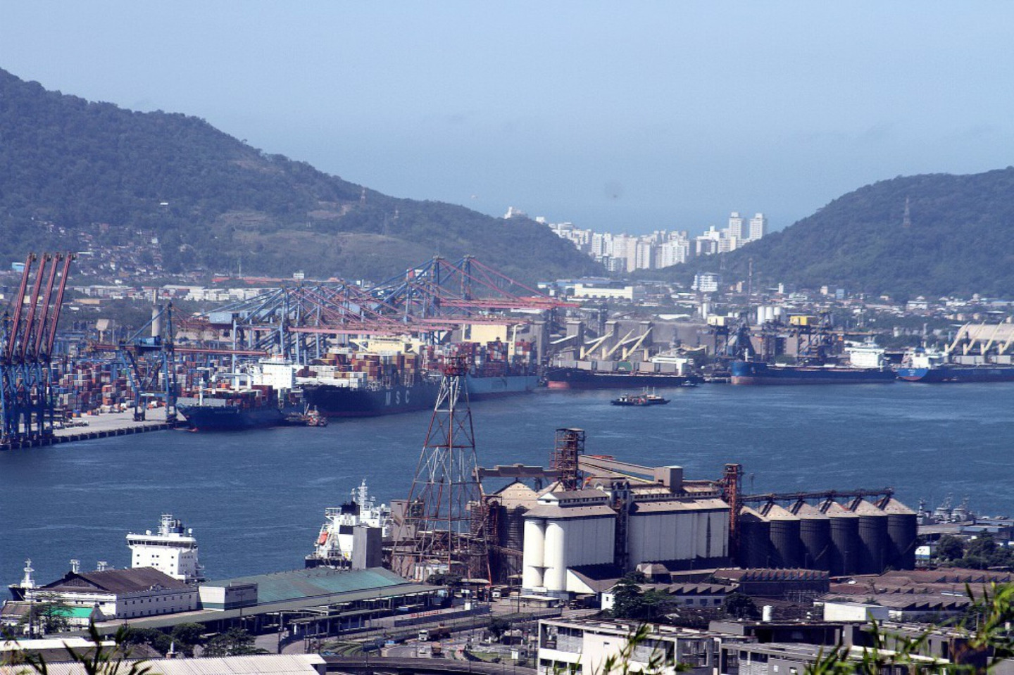 Canal de navegação do Porto de Santos será interditado brevemente nesta sexta (25)