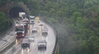 Motoristas que seguem em direção à capital devem se preparar para um deslocamento mais demorado