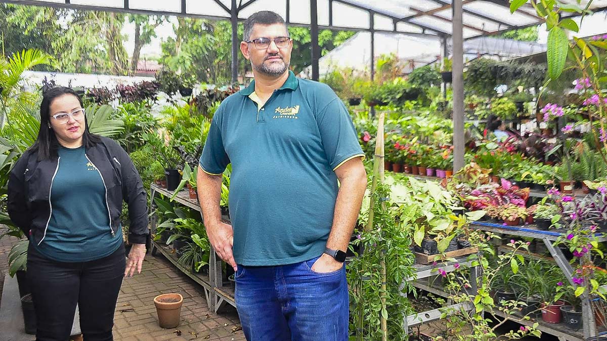 Há oito anos, o empresário André de Assis Pereira e sua família trabalham na loja