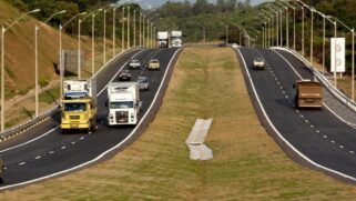 BR 381 - que liga Belo Horizonte a Governador Valadares - é chamada de 'Rodovia da Morte' pelo alto índice de acidentes fatais