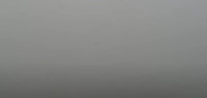 Além disso, o sistema de travessia de balsa também está paralisado