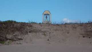 Curiosamente, o local do achado e também para onde ela foi levada parou no tempo, apesar de Iguape estar a pouco mais de 200 km da maior cidade do país