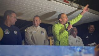 O deputado federal Paulo Alexandre Barbosa durante ato em Cubatão