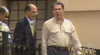 Silvio Santos ao lado do então governador de SP, Geraldo Alckmin, em 2001