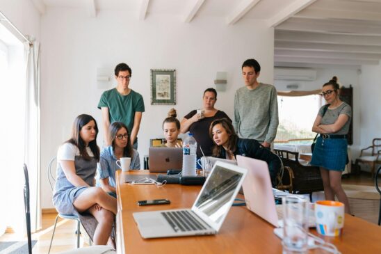 Vagas são para as mais diversas empresas, para diversos setores