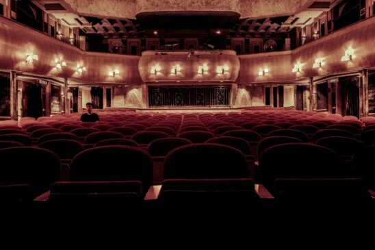 A abertura acontece no sábado (28) às 19h no Teatro Guarany (Praça dos Andradas, 100, Centro, Santos)
