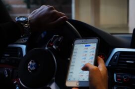 Quem está acostumado a usar celular dirigindo vai ter que tomar cuidado com novos radares