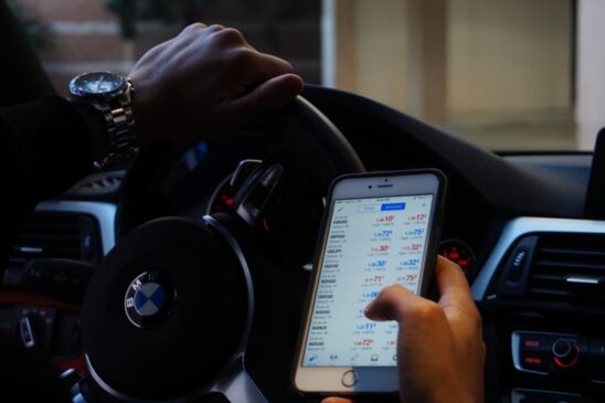 Quem está acostumado a usar celular dirigindo vai ter que tomar cuidado com novos radares