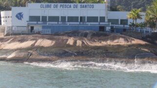 Envolto por belezas naturais impressionantes, o Clube de Pesca de Santos se destaca não apenas pela pesca