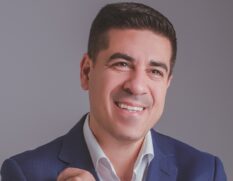 Danilo Sugoi tem 42 anos e disputa um cargo público pela primeira vez