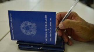 A área da educação é uma das mais promissoras para mulheres acima dos 50 anos
