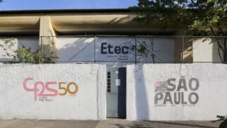 Os profissionais admitidos poderão lecionar de acordo com as normas do Centro Estadual de Educação Tecnológica Paula Souza