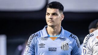 Gabriel Brazão, goleiro destaque santista na Série B