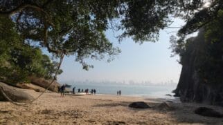 O acesso à Praia do Cheira Limão não é tão simples, o que contribui para a sua preservação e exclusividade