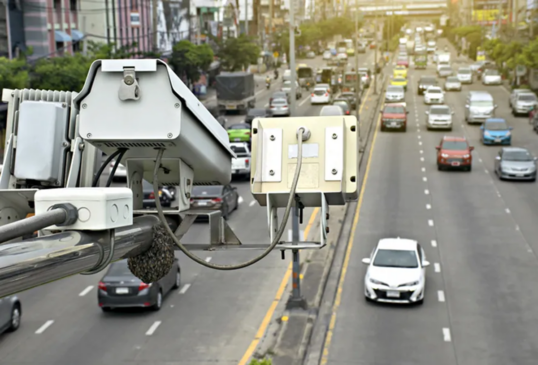 Inteligência artificial transformou os radares de velocidade