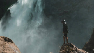 Imagem meramente ilustrativa de uma cachoeira escondida