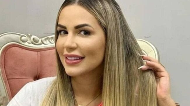 A internet conheceu o seu rosto através do relacionamento de Deleone com o cantor de funk