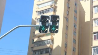 Tradicionalmente, esses dispositivos funcionam com um controle de temporização pré-programado