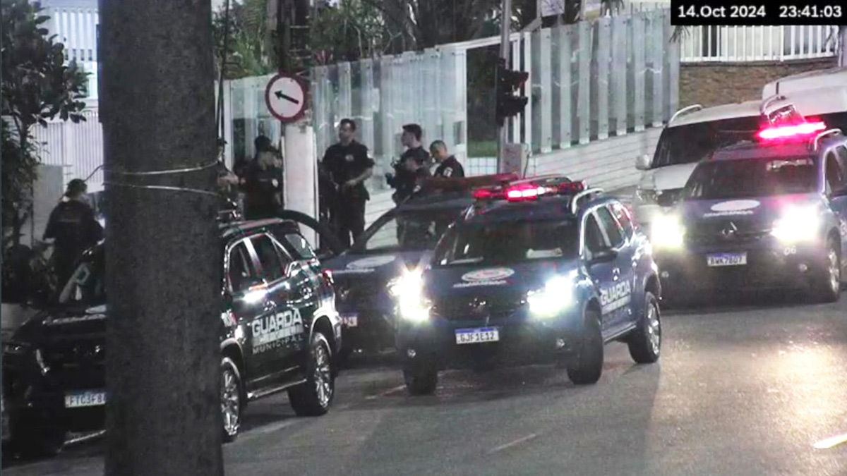 Agentes identificaram o grupo de adolescentes quando tentavam invadir o Orquidário noamente