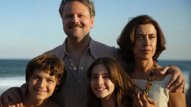 O filme, premiado e escolhido para representar o Brasil no Oscar 2025, retrata os impactos da perda de Paiva sobre sua esposa Eunice