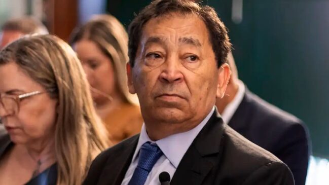 Candidato à reeleição em Taboão da Serra, José Aprígio da Silva (Podemos) continua internado