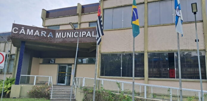 A Câmara Municipal foi procurada para dar mais informações a respeito, que encaminhou uma explicação dada pelo presidente