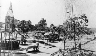 O parque contava com diversos brinquedos icônicos, como um castelo, um escorregador em forma de foguete, um labirinto, entre outros