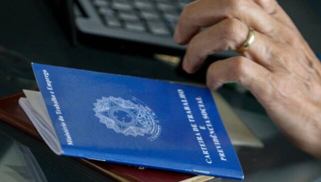 Uma nova proposta de lei no Brasil propõe a redução da carga horária semanal de trabalhadores