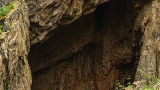 Gruta pinga água abençoada em Ubatuba - Foto ilustrativa