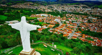 Estátua do Cristo Redentor, em São José do Rio Pardo