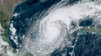 O efeito Coriolis é fundamental para determinar a direção em que os ciclones tropicais giram