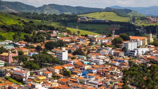 Curiosamente, o nome da cidade tem origem no tupi e significa "peixe assado"