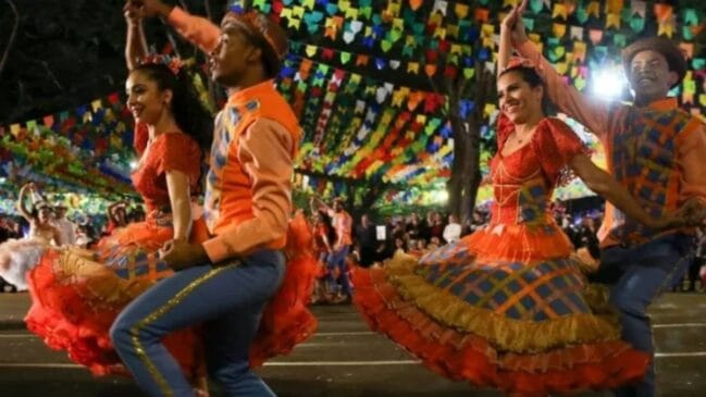 O município também oferece as famosas praias que contam com dunas especiais
