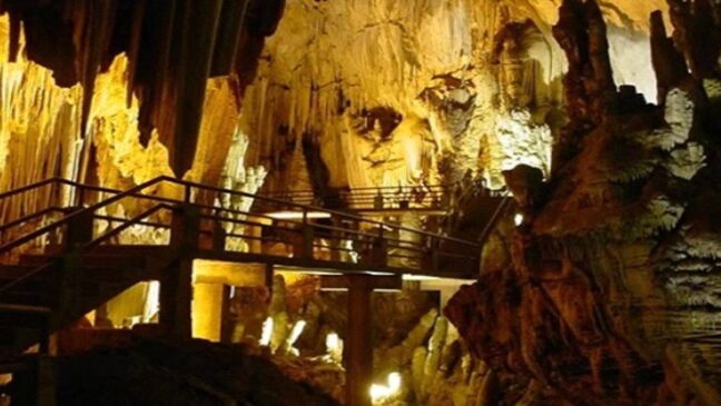 A Caverna do Diabo é uma excelente escolha para quem procura um passeio acessível