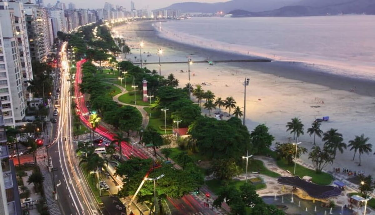 Situada no maior porto da América Latina, boa parte da economia de Santos está relacionada com atividades portuárias / Divulgação