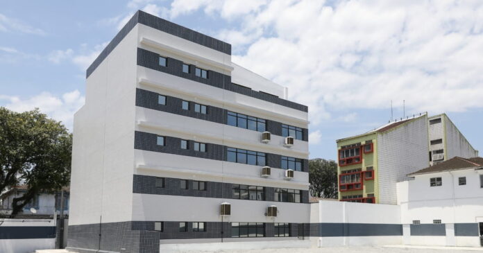 O CAMPS Santos atende cerca de 3.000 pessoas por ano em diversos programas, projetos, oficinas e cursos