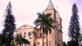 O município se tornou um ponto de referência para amantes da cerâmica e da decoração