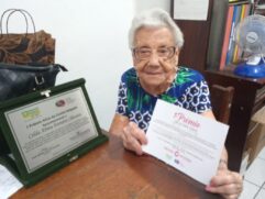 Loja vende produtos variados na avenida José Batista Campos, há mais de 40 anos, em Itanhaém