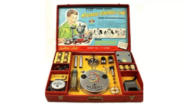 O brinquedo foi lançado em 1950 como um item infantil e hoje em dia é considerado um item de colecionador