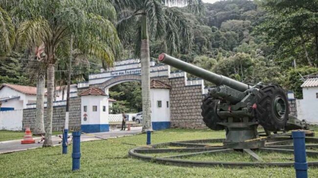A visita ao Forte dos Andradas é gratuita, mas deve ser agendada previamente e depende de aprovação