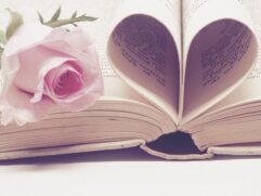 Nada melhor do que uma história de amor para 'desligar' a mente durante as férias