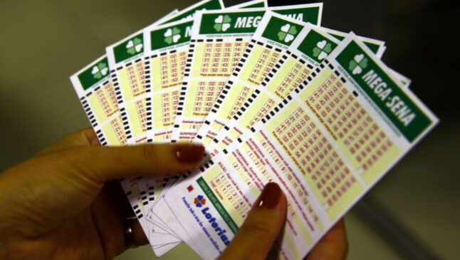 Confira os números sorteados na Mega-Sena, nesta quinta-feira (2), cujo prêmio é de R$ 7.500.000,00