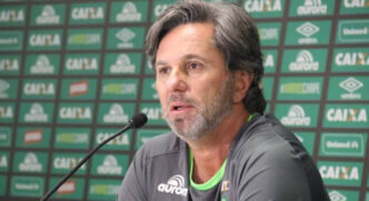 O técnico Caio Júnior, 51 anos, morreu no acidente