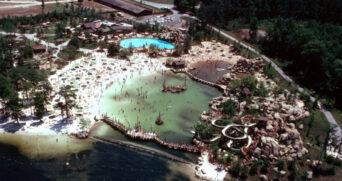 O Disney River Country no auge do seu funcionamento