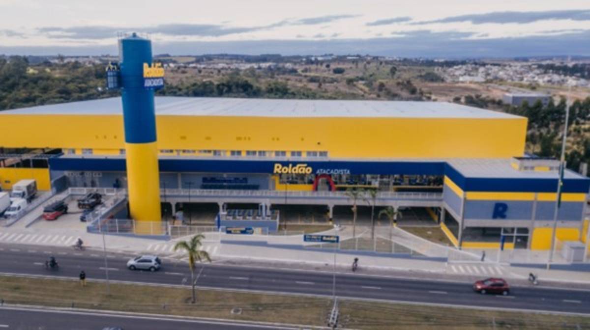 A nova unidade do Roldão, anunciada como a maior do país, deve gerar cerca de 300 empregos diretos