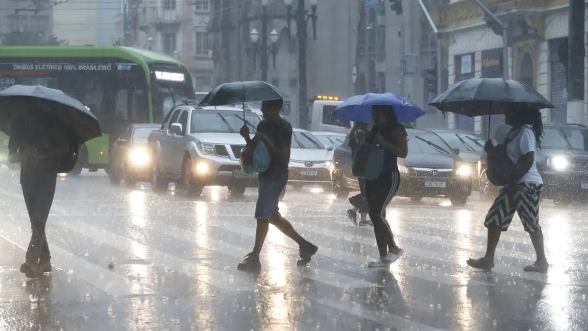 O volume médio de referência para o mês foi calculado pelo Instituto Nacional de Meteorologia (Inmet)