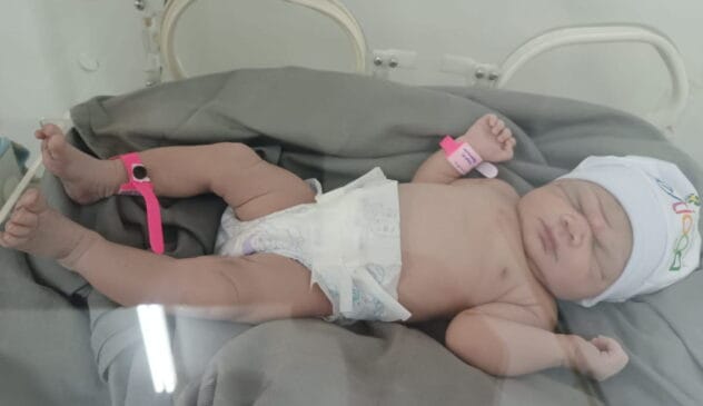 E Bertioga, Laura Gabriele nasceu às 10h26, pesando 2,9 kg e 46 centímetros