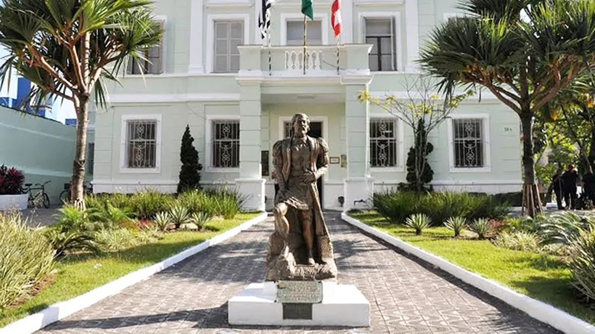 Hoje estão previstas duas carreatas pelas ruas da cidade e, amanhã (quinta-feira), mais dois atos